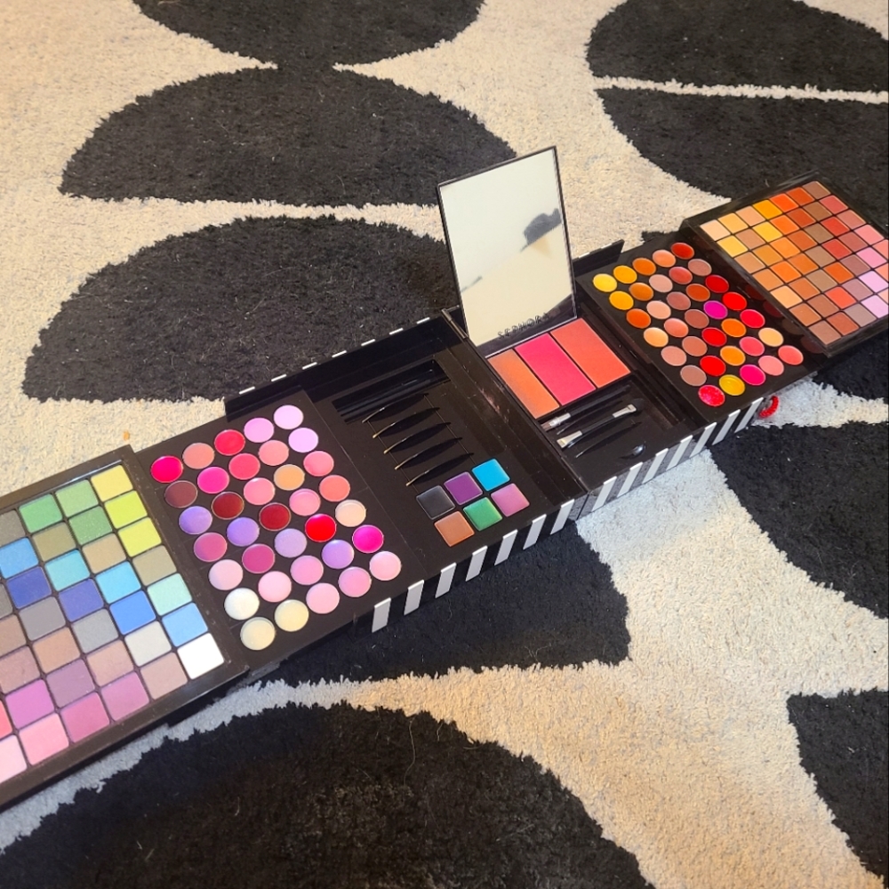 Sephora Collector’s Edition 182 Colors Gift Bag Massive Make-up Palette